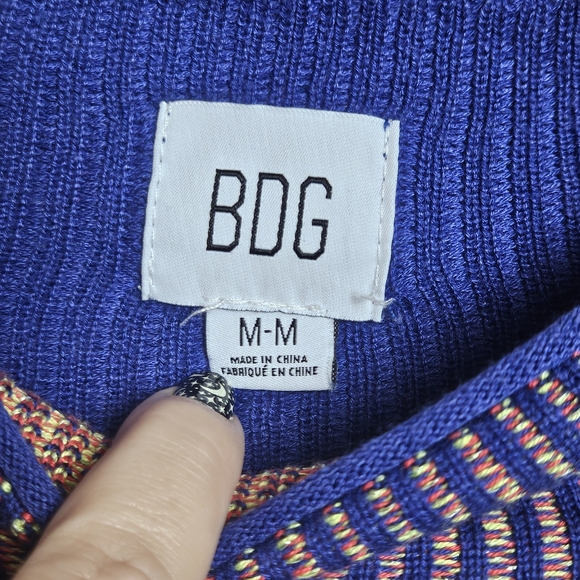 Urban Outfitters BDG Shauna Jacquard Cherry Mockneck Sweater In Navy size Medium - Picture 4 of 9